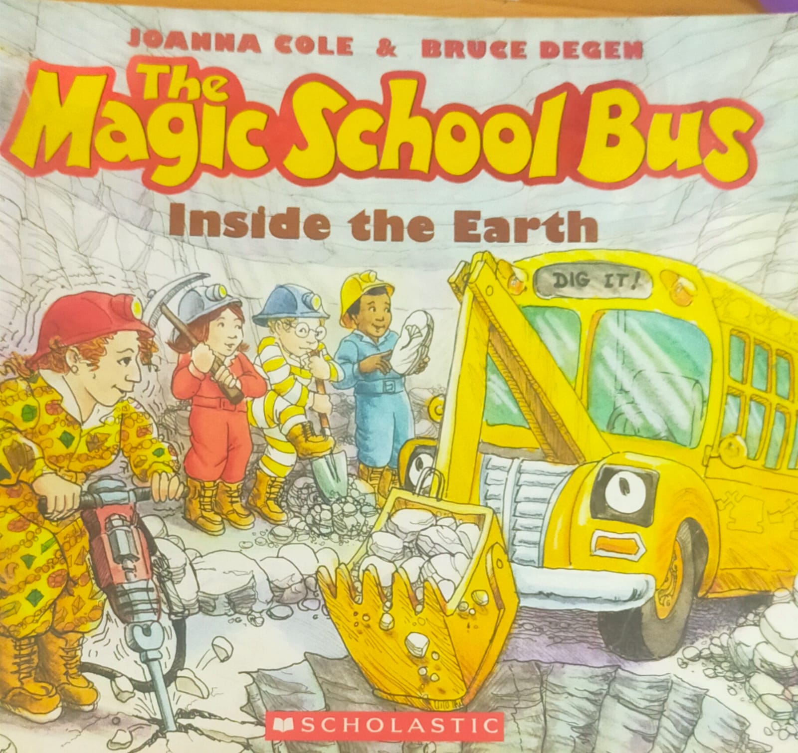 The Magic School Bus : Inside The Earth